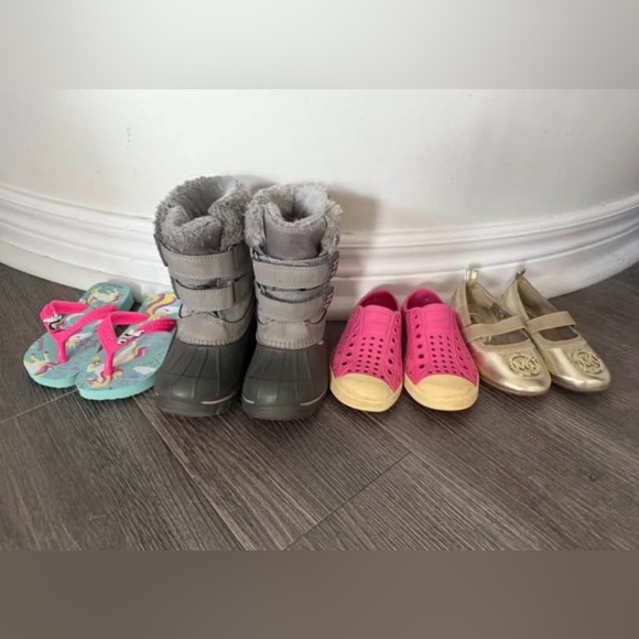 Native Other - Toddler Size 7 - 4 pairs of shoes